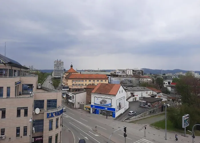 Tvrdjava アパート *